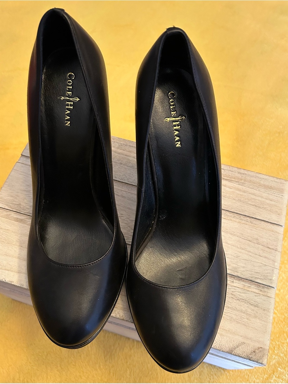 Cole Haan Black Leather Women's Round-Toe Pumps
